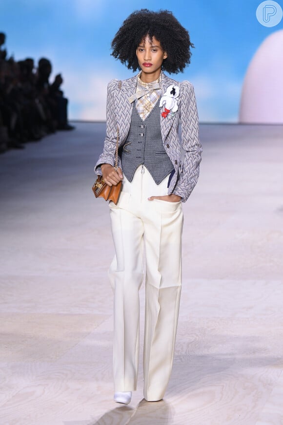 Cabelo crespo na moda: os fios naturais foram valorizados no casting da Louis Vuitton no Paris Fashion Week
