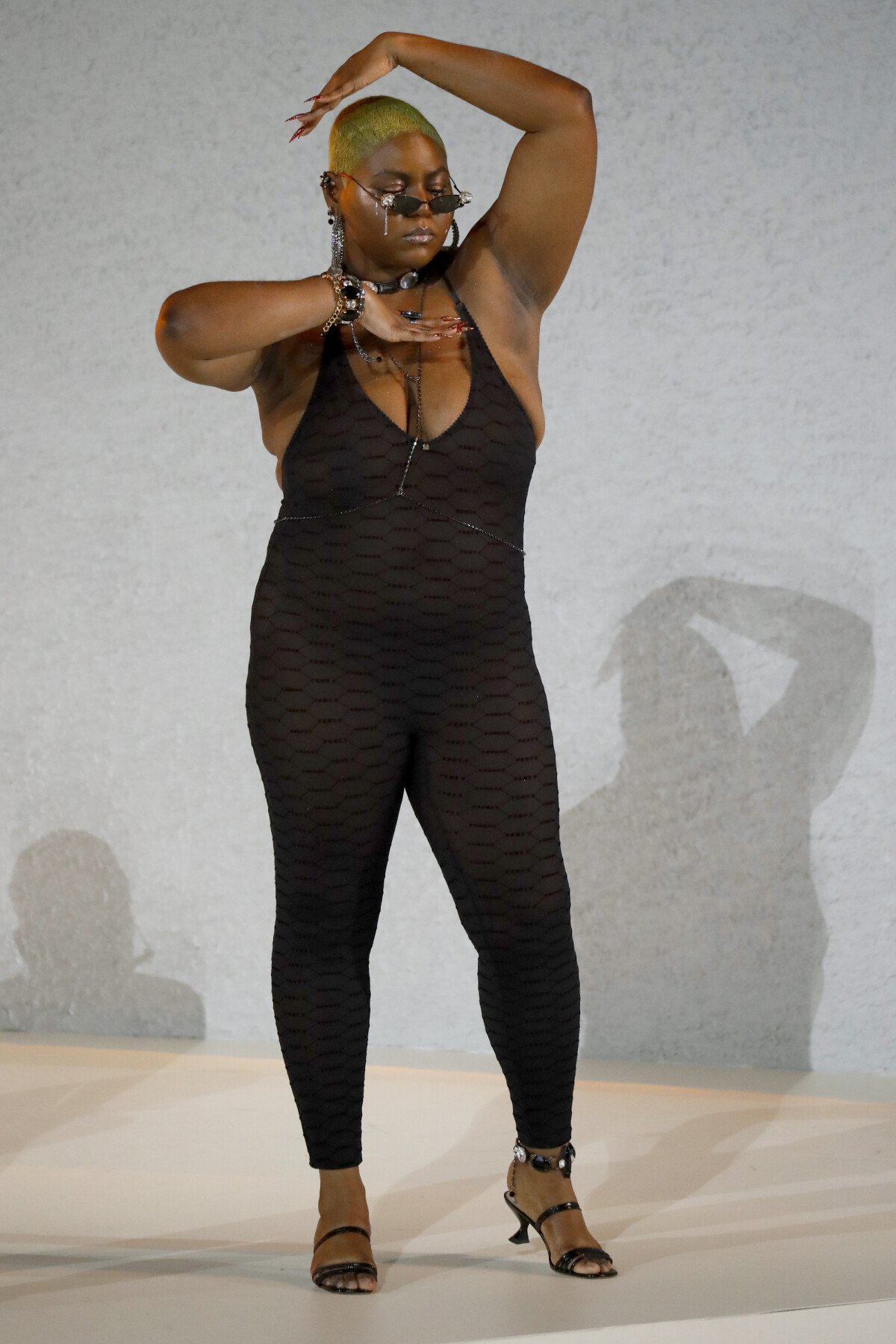 Foto: Diversidade na moda: mulheres maduras e negras fizeram parte do  castinga da Tommy Hilfiger X Zendaya no New York Fashion Week - Purepeople