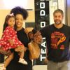 Juliana Alves e Ernani Nunes levaram a filha, Yolanda, para passeio por shopping do Rio de Janeiro neste domingo, 1º de dezembro de 2019