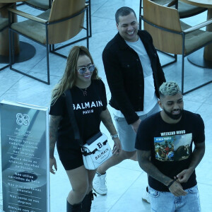 Rafaella Santos e Gagibol foram fotografados juntos em shopping do Rio