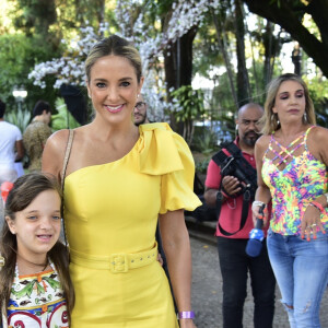 Ticiane Pinheiro vai com a filha, Rafaella Justus, à festa de Zoe