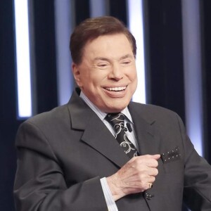 Silvio Santos se confundiu ao comentar críticas de haters: 'Disseram aí na internet que eu não quis que uma cantora cantasse porque ela é negra. Então, eu sou homo...'