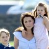 Kate Middleton, Príncipe William e filhos posam em cima de moto em Cartão de Natal inusitado nesta quarta-feira, dia 18 de dezembro de 2019