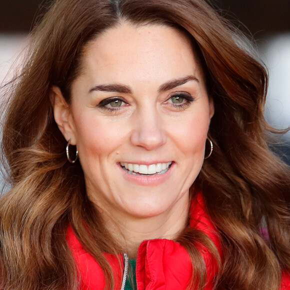 Look de Kate Middleton em cartão de Natal se esgota em menos de 24h. Saiba mais em matéria neste sábado, dia 21 de dezembro de 2019