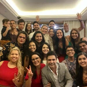 Zezé Di Camargo passou o Natal com a noiva, Graciele Lacerda, e alguns irmãos