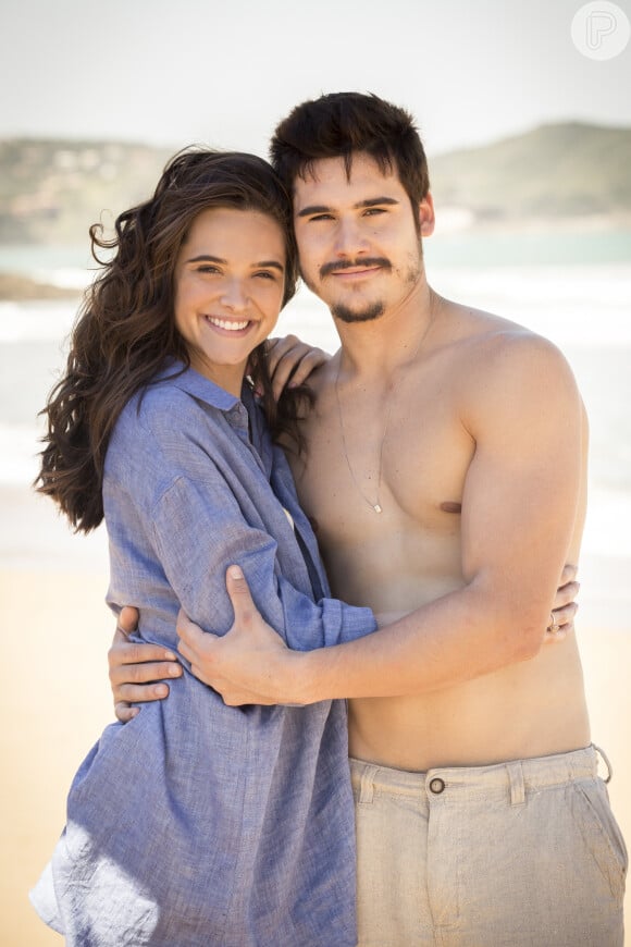 Juliana Paiva e Nicolas Prattes romperam namoro após fim da novela 'O Tempo Não Para', na qual protagonizaram o par romântico Marocas e Samuel