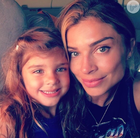 Grazi Massafera vai viajar sem a filha, Sofia, que está com Cauã Reymond nos Estados Unidos