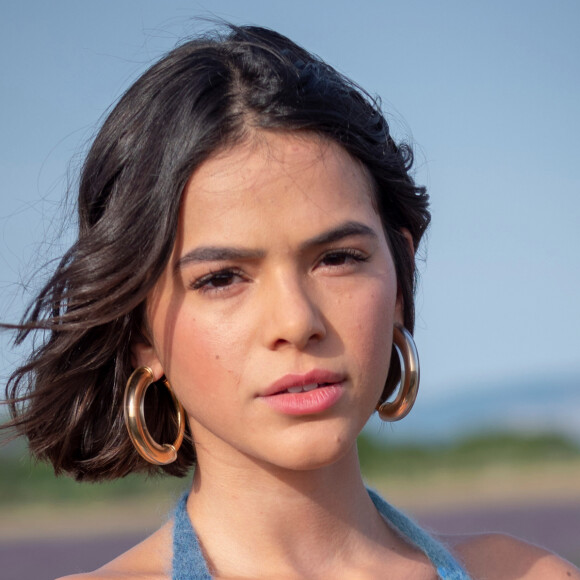 Bruna Marquezine roubou a cena em um ensaio sensual de maiô publicado em sua rede social neste domingo, 5 de janeiro de 2020