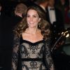 Kate Middleton gosta de apostar em vestidos de renda com um mood romântico