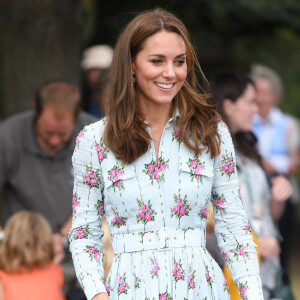 Os vestidos floridos de Kate Middleton são uma das maiores inspirações entre as fashionistas