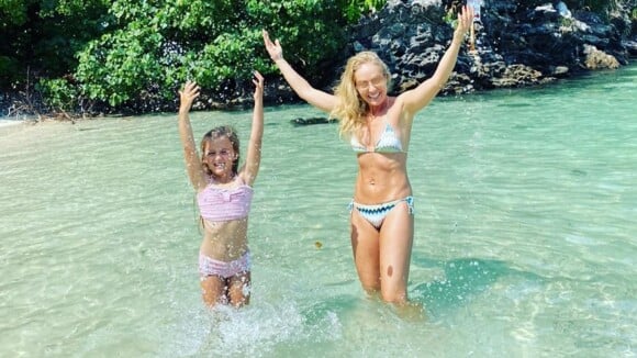 Angélica exibe foto com filha, Eva, na praia e ostenta beachwear estiloso. Veja!