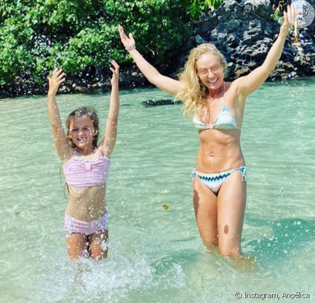 Angélica e filha, Eva, esbanjam estilo com biquíni em foto na praia nesta quinta-feira, dia 16 de janeiro de 2020