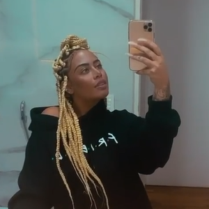 Rafaella Santos fica mais loira e adota box braids em todo o cabelo