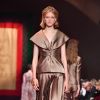 Tendência de moda Dior: vestido com transparência, fluidez e vazado é aposta da coleção de alta-costura da grife