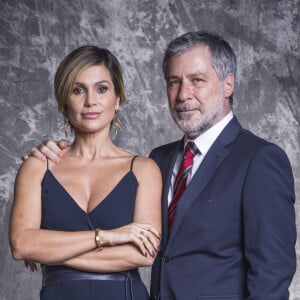 Nos próximos capítulos da novela 'Salve-se Quem Puder', Luna (Juliana Paiva) se esconde ao ver Helena (Flávia Alessandra) e Hugo (Leopoldo Pacheco)