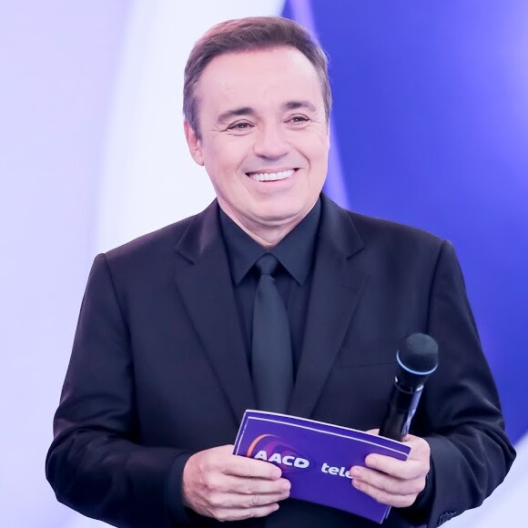 Mãe dos filhos e companheira de Gugu Liberato, Rose Miriam exaltou o apresentador como pai e companheiro em mensagem: 'Íntegro e generoso'