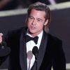 No Oscar 2020, Brad Pitt comemorou a conquista de sua primeira estatueta de Melhor Ator Coadjuvante por 'Era Uma Vez em Hollywood'