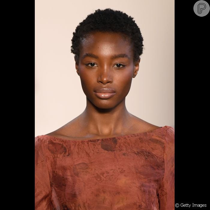 Polêmica na moda: no makeup é hit na passarela do NYFW