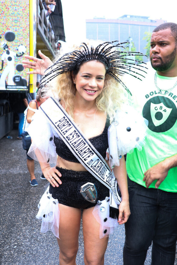 Leandra Leal foi por mais um ano a porta-estandarte do Cordão do Bola Preta neste sábado de carnaval, 22 de fevereiro de 2020