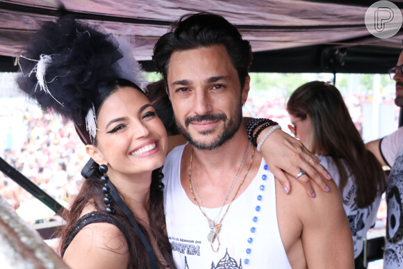 Emanuelle Araújo se divertiu no Cordão do Bola Preta neste sábado de carnaval, 22 de fevereiro de 2020