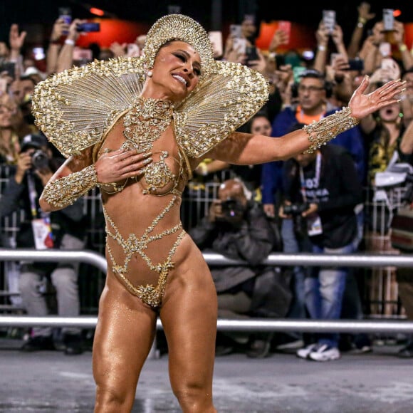 Carnaval de Sabrina Sato: corpo musculoso e fantasia sem penas é destaque em desfile pela Gaviões da Fiel