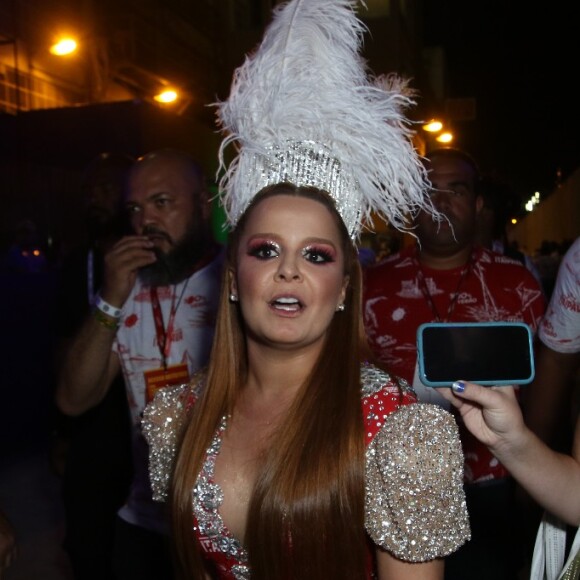 Maiara, da dupla com Maraisa, contou que emagreceu com dieta de Mayra Cardi