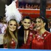 Maiara e Maraisa prestigiaram a primeira noite de desfiles do Grupo Especial do Rio de Janeiro