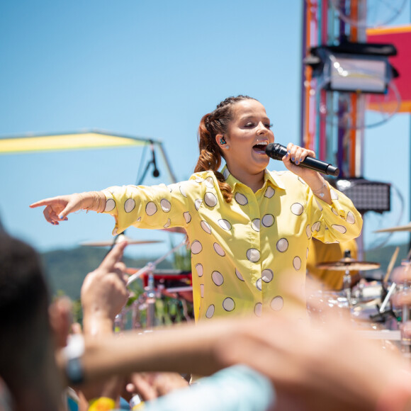 Maiara, dupla de Maraisa, corrigiu Ludmilla depois que a funkeira pediu que elas cantassem uma música de Simone e Simaria 