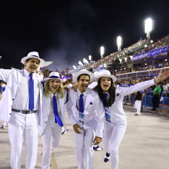 Enzo Celulari desfilou já solteiro pela Beija-Flor de Nilópolis, no Carnaval do Rio de Janeiro