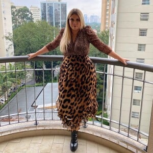 Marília Mendonça elege look com mix de animal print para volta à TV