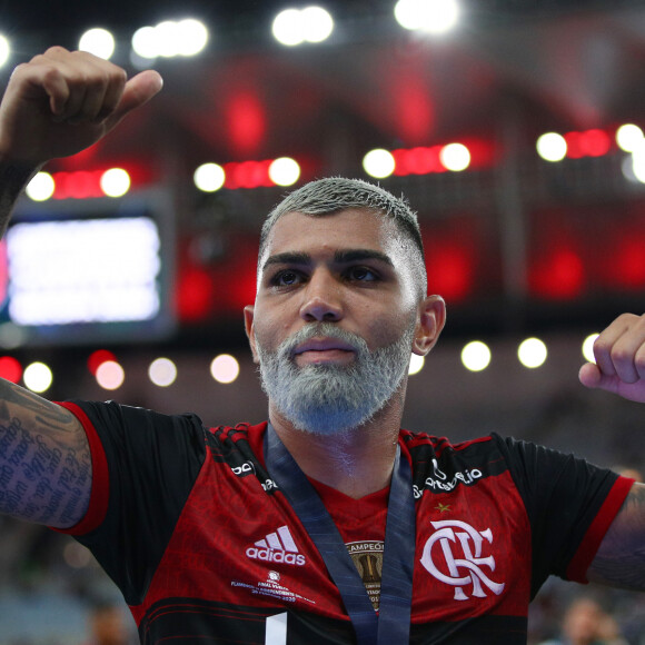 O jogador Gabigol foi escalado para a seleção, assim como Neymar, irmão de sua ex-namorada