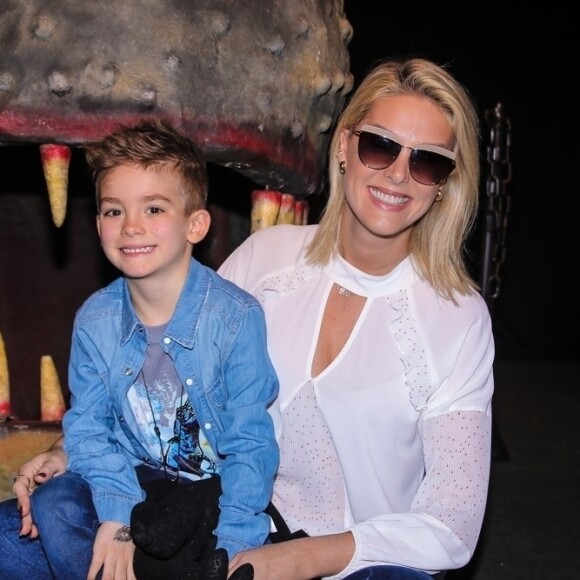 Ana Hickmann estava emocionada ao reencontrar o filho após isolamento por apresentar sintomas de coronavírus