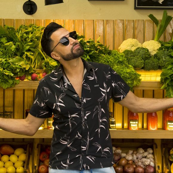 Segundo Suzanna Freitas, Latino tem obrigação legal de pagar pensão para ela, que tem 19 anos e ainda faz faculdade