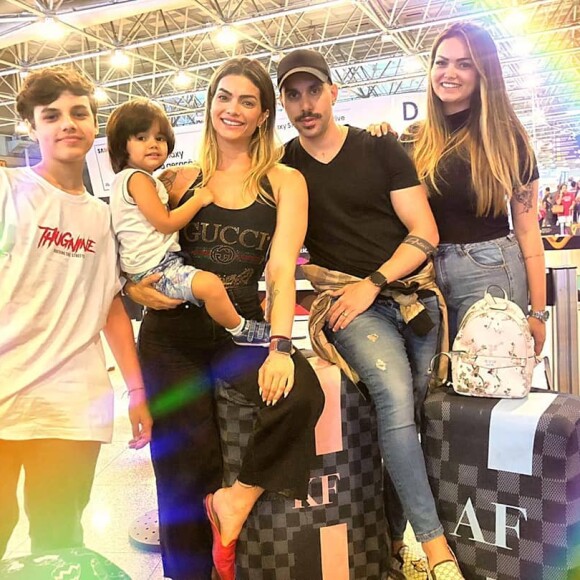 Kelly Key também é mãe de Arthur, de 3 anos, e Jaime Vitor, de 15