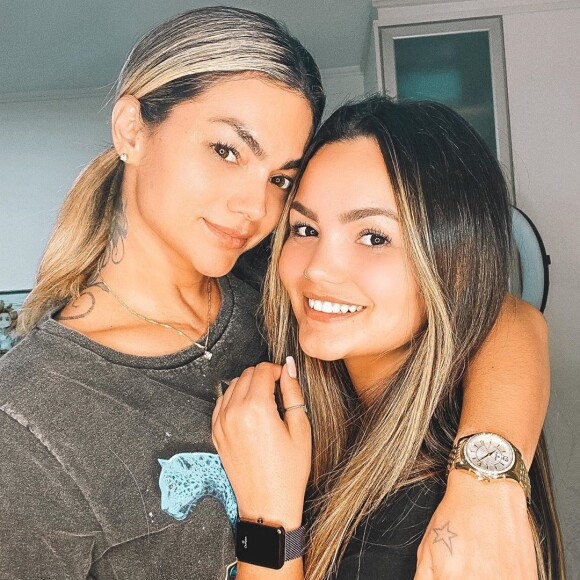 Semelhança entre Kelly Key e a filha chamou atenção na web