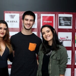 Fátima Bernardes é mãe dos trigêmeos Beatriz, Vinicius e Laura