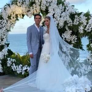 Kaká e Carol Dias se casaram em resorte de luxo na Bahia, em novembro de 2019