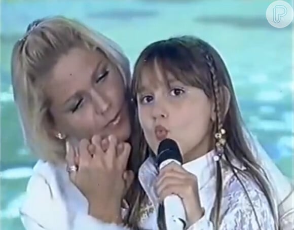 Na série infantil 'Xuxa Só Para Baixinhos 6', Sasha cantou 'Lua de Cristal', um dos grandes sucessos da mãe