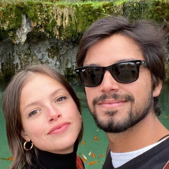 Agatha Moreira e Rodrigo Simas já aderiram ao TikTok na quarentena