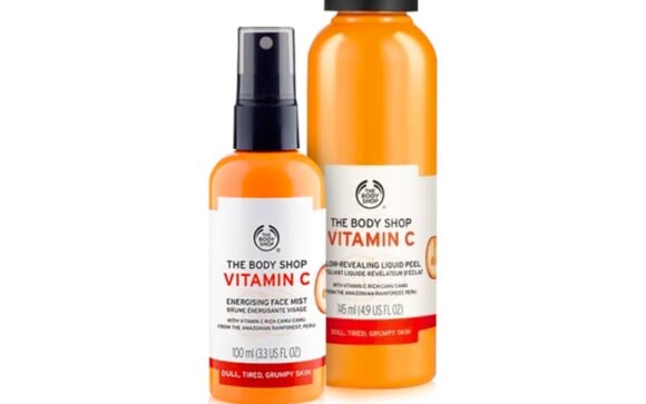 The Body Shop sugere o Kit Luminosidade (R$199,00) com produto esfoliante com vitamina C