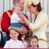 Kate Middleton e príncipe William também são pais de Louis e George