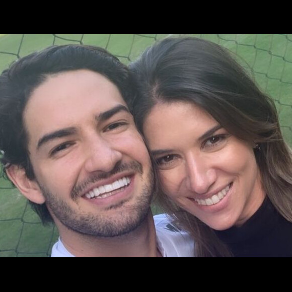 Alexandre Pato faz montagem em foto com Rebeca Abravanel