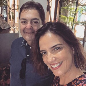 Luciana Cardoso se pronunciou sobre especulação de plástica no rosto de Fausto Silva