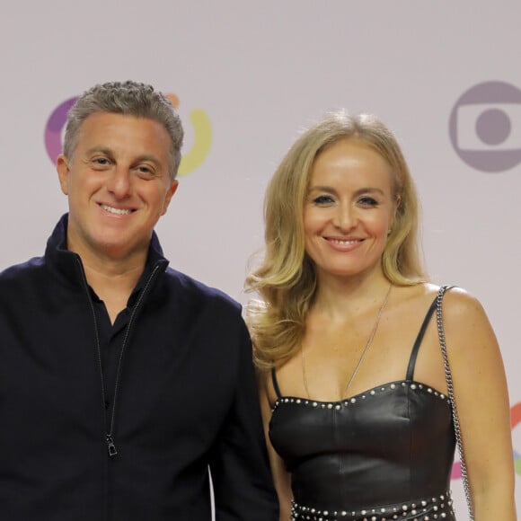 Angélica cortou o cabelo do marido, Luciano Huck, nessa quarentena