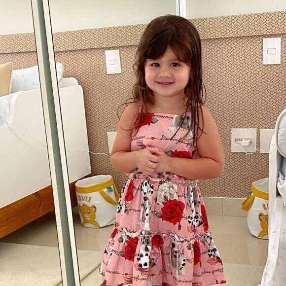 Filha de Cristiano e Paula Vaccari, Pietra ganhou declaração da mãe na web