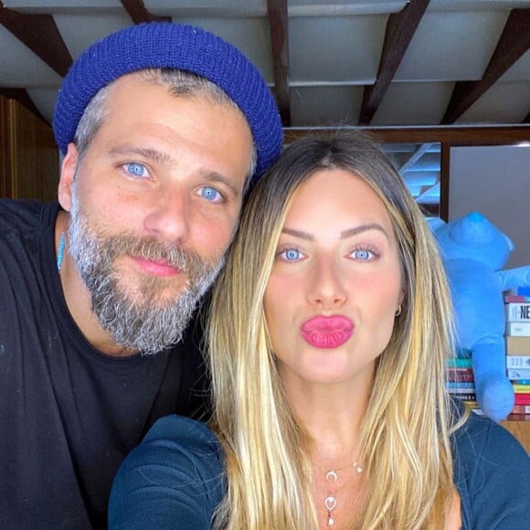 Giovanna Ewbank e Bruno Gagliasso aguardam a chegada do terceiro filho