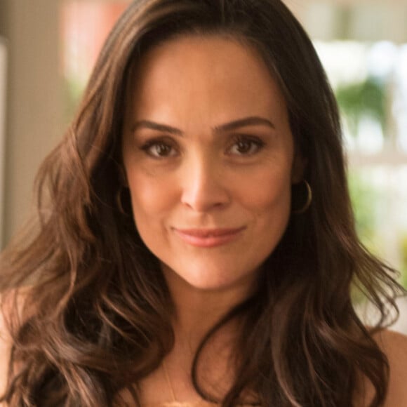 Gabriela Duarte se posiciona após mãe, Regina, deixar Secretaria de Cultura. Confira post feito pela atriz nesta quinta-feira, dia 21 de maio de 2020