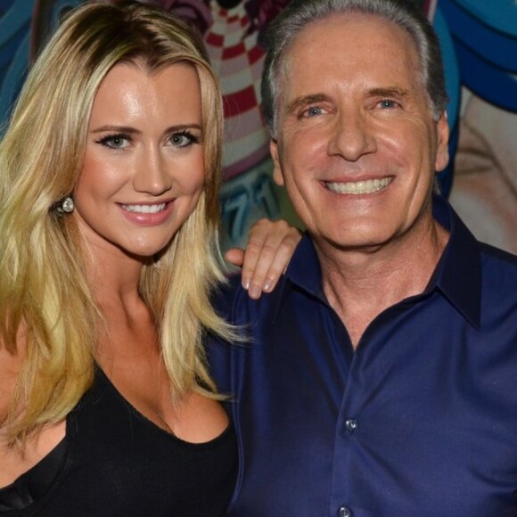 Mulher de Roberto Justus comenta sobre corpo após gravidez