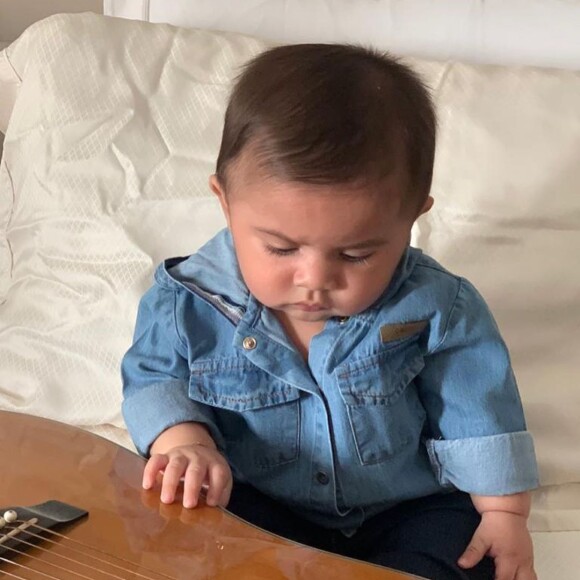 Filho de Marília Mendonça e Murilo Huff, Léo roubou a cena em fotos compartilhadas pela sertaneja