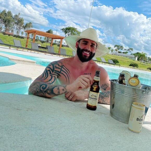 Piscina de Gusttavo Lima possui curvas de mais de 200 metros quadrados